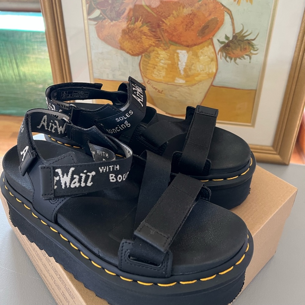 KIMBER LOGO STRAP PLATFORM SANDALS